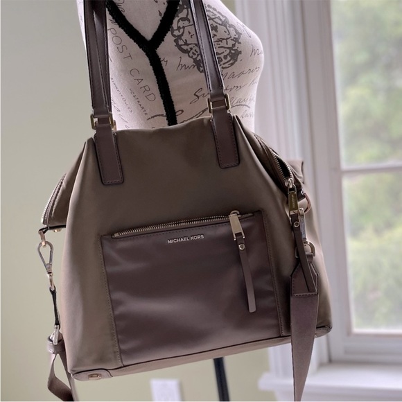 Michael Kors Handbags - Michael Kors Olive Green 2 way bag